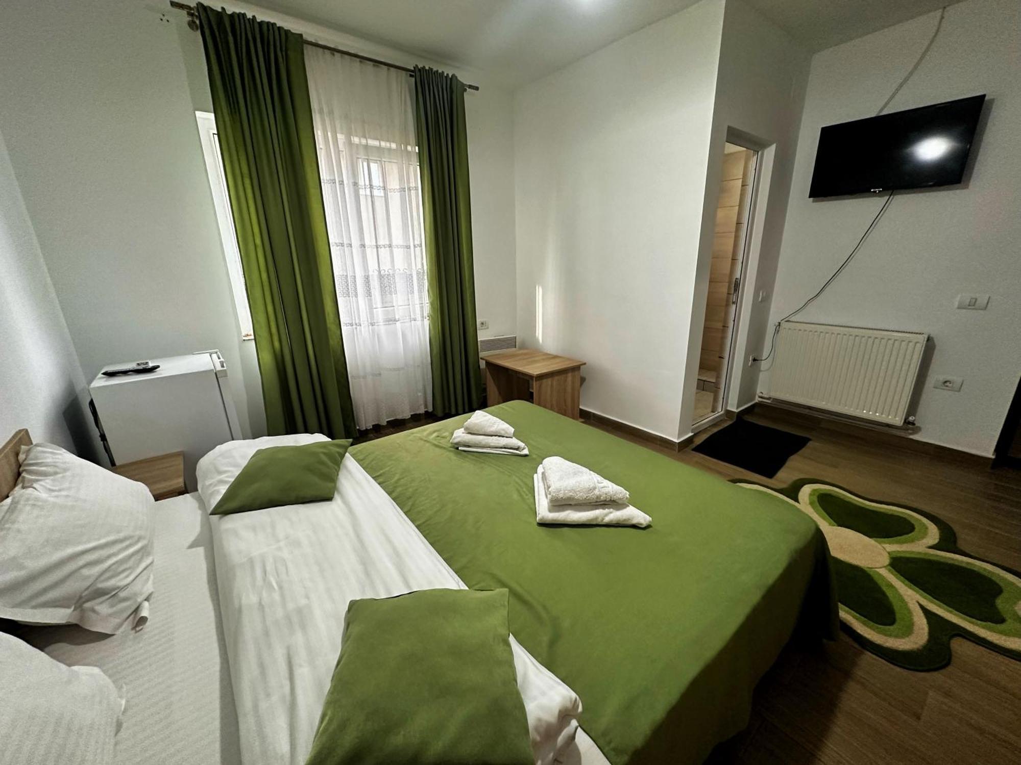 Casa Enka Hotell Tuzla Exteriör bild