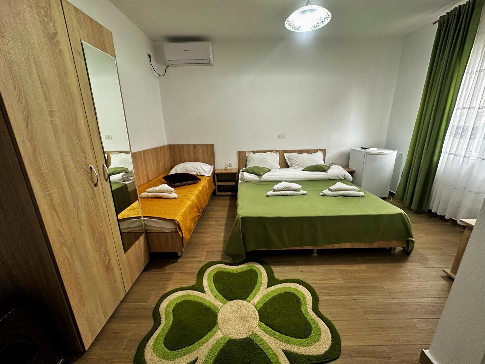 Casa Enka Hotell Tuzla Exteriör bild
