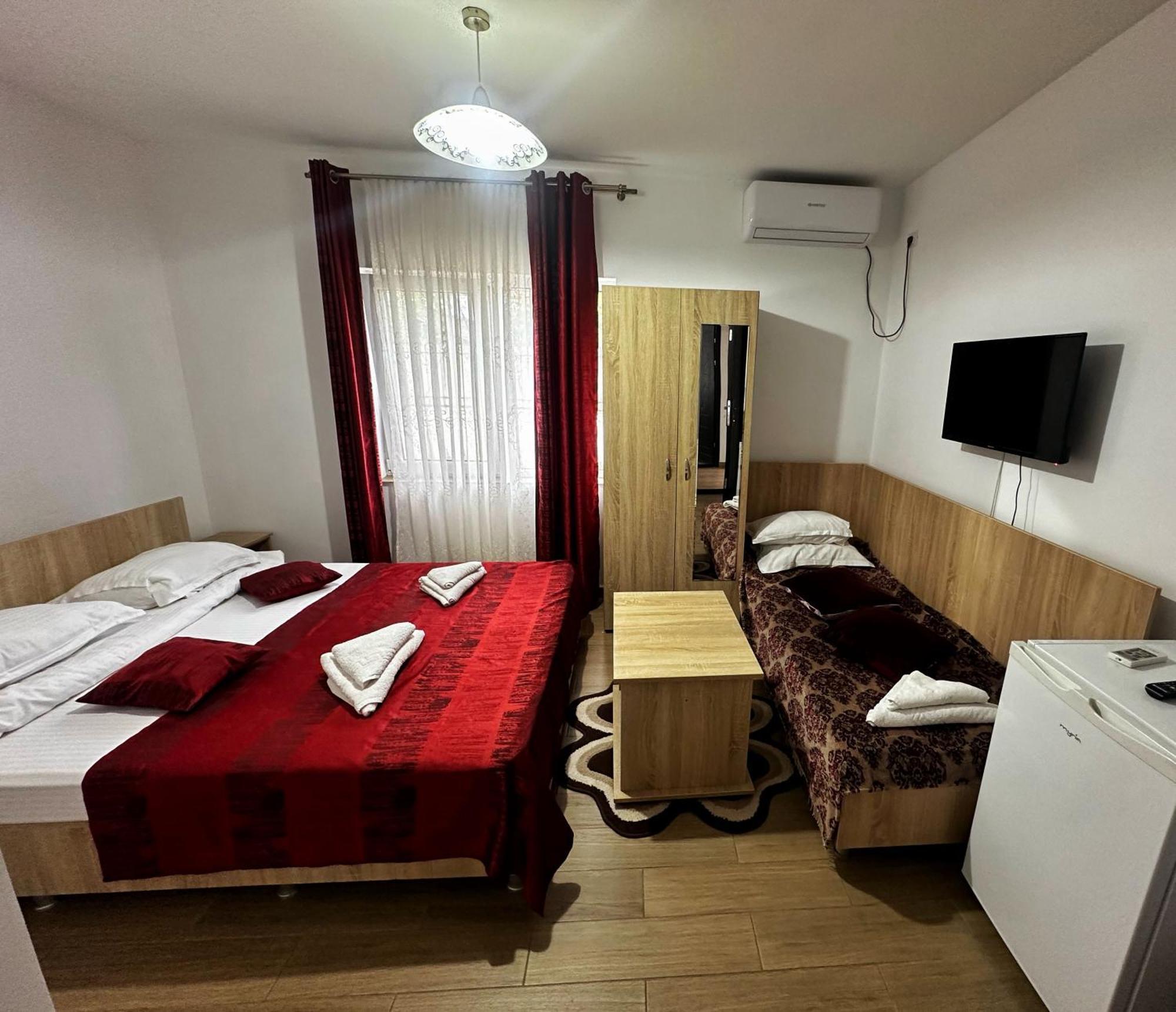 Casa Enka Hotell Tuzla Exteriör bild